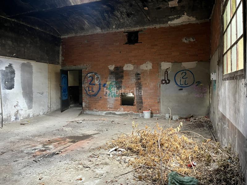 Foto 965b4c74-51e5-476a-9cc7-6ae9b39c3461. Location local commercial dans Olot