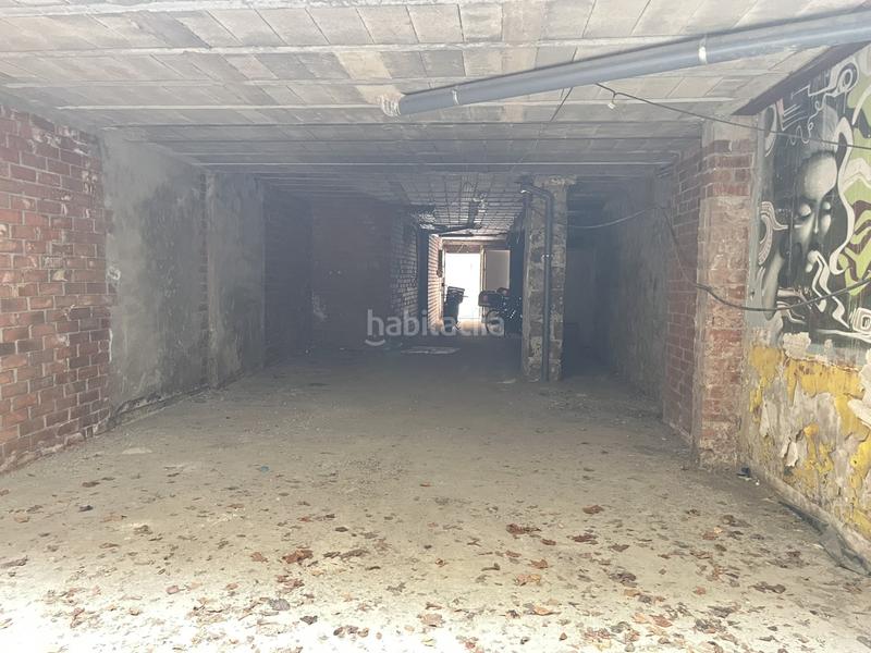 Foto c2c7e8ac-a70a-4cf9-9355-309671028ded. Location local commercial dans Olot