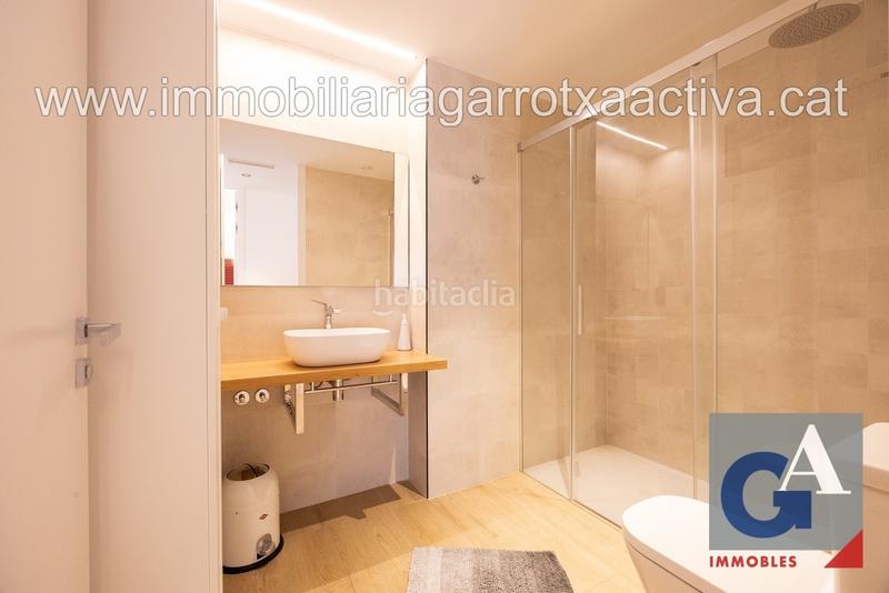 Foto 9ab4498d-5ee1-459e-b675-779d095a34e8. Piso en Olot