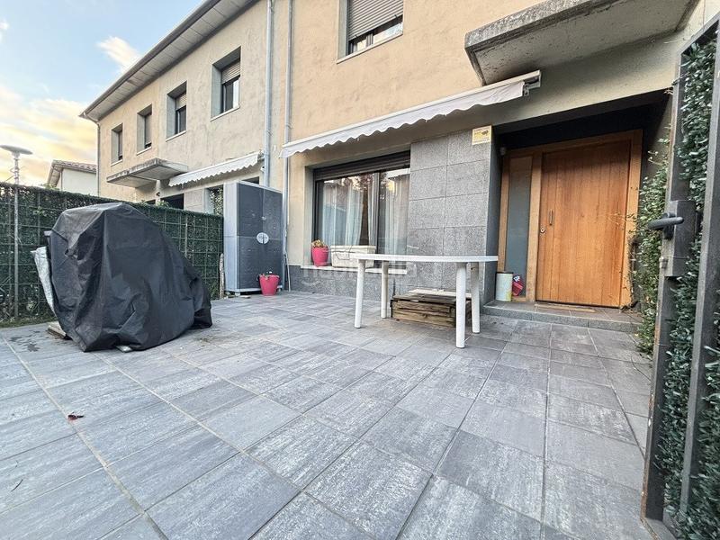 Foto 6aeba042-088e-43e6-85d8-4c26e75c9539. Casa adosada en Olot