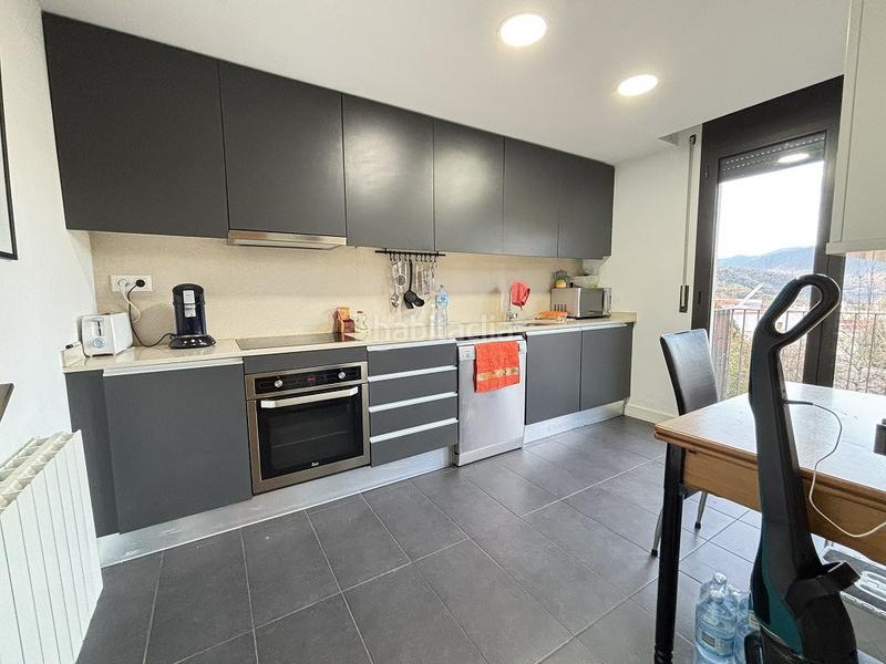 Foto a6a9cd4f-a597-43bf-a553-dbe550c6f310. Casa adosada en Olot