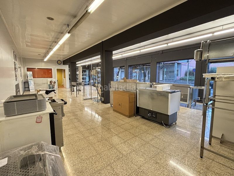 Foto 0a882766-9ab5-44e5-ae2c-ee1c7e361e63. Local comercial a Olot
