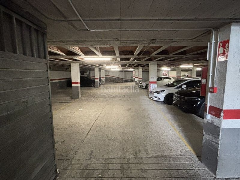 Foto 164e9c5f-5714-40b9-a07f-18a9b1c19903. Aparcament cotxe a Ripoll