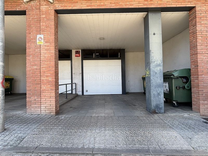 Foto 57a1572d-dc7b-4d62-9ba5-62b700d37144. Aparcament cotxe a Olot