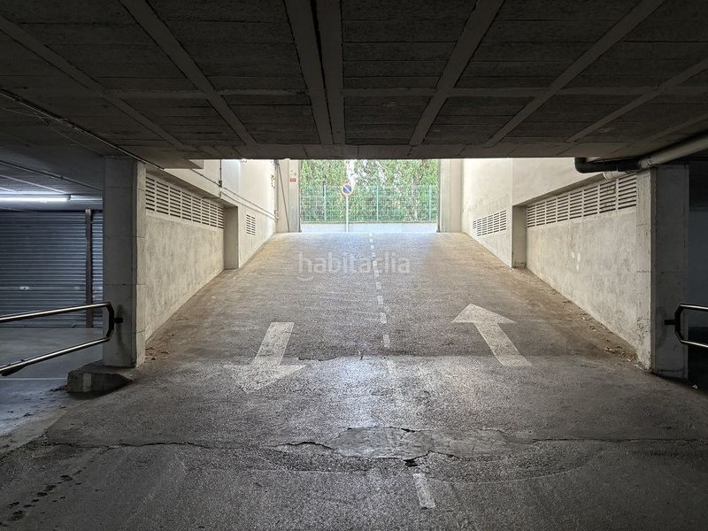 Foto 16b32621-b346-469b-adf3-e95637954fa0. Aparcament cotxe a Olot