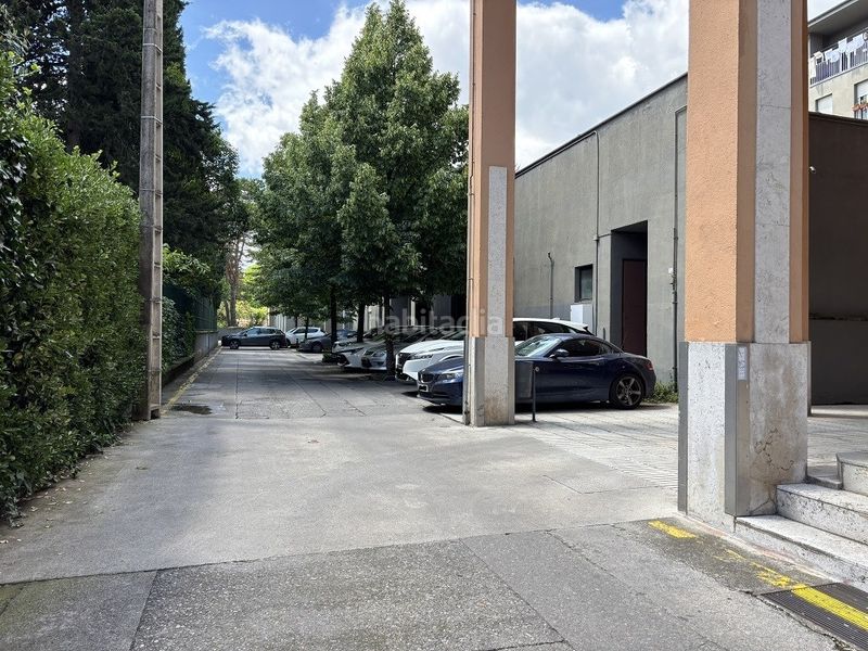 Foto 5b806557-eb3a-40ea-9b0e-50f6903f2607. Aparcament cotxe a Olot