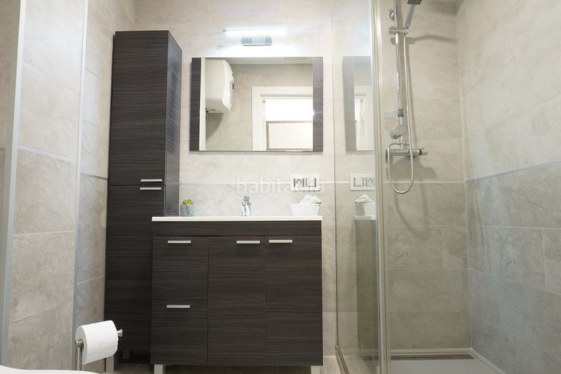 Foto d8f1a533-4ddb-4829-ade3-9758296a71f5. Local comercial a Olot