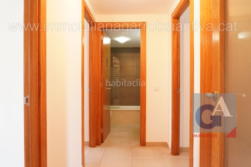 Foto 7e9e02b8-6e0e-4607-8f61-c5cbc2822b71. Dúplex amb calefacció aparcament a Olot