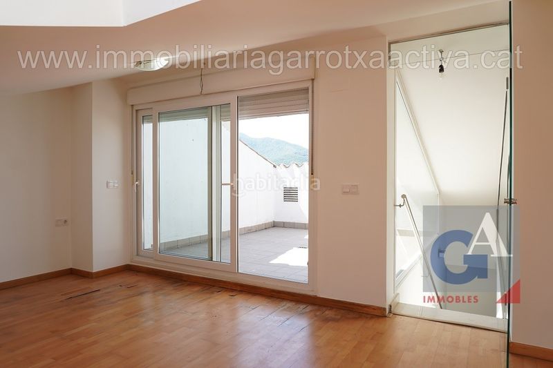 Foto a4929f29-9e04-4949-8555-01064f1c5a11. Dúplex amb calefacció aparcament a Olot