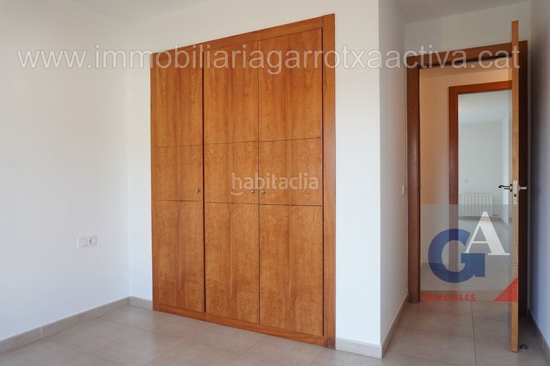 Foto d7906bef-622b-40ea-96e1-0c2a6ca47cc5. Dúplex amb calefacció aparcament a Olot