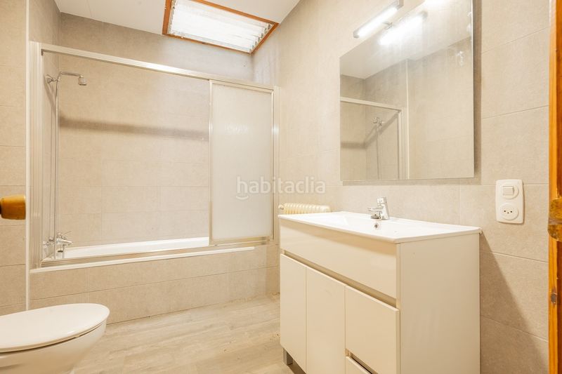 Foto 18182e63-1af5-4950-a986-23d0cc8a0c67. Casa pareada en Olot