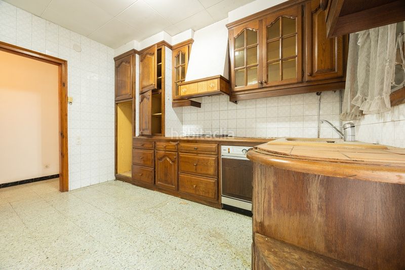 Foto a98eb52f-25b9-4f46-942e-d3e6c3ef3701. Casa pareada en Olot