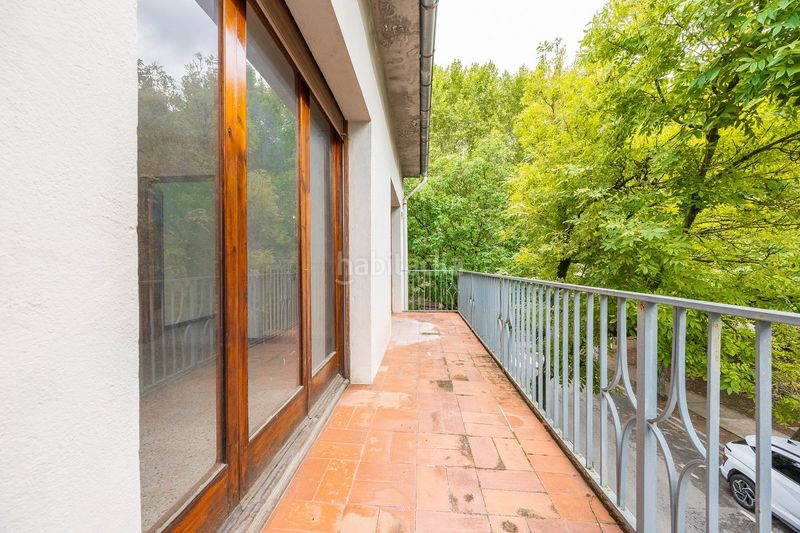 Foto d293c740-fb6d-4fe0-a67b-d4837be7a62d. Casa pareada en Olot