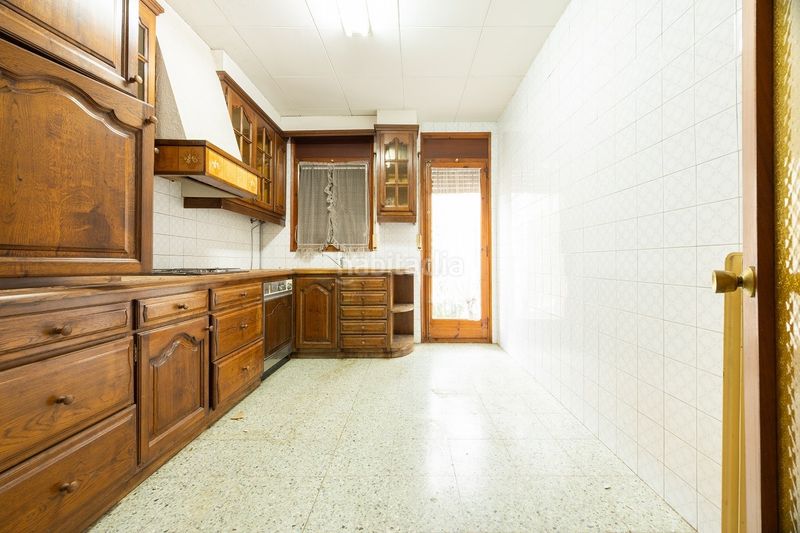 Foto d5689d7b-3036-4146-b948-4c17f54a0d83. Casa pareada en Olot