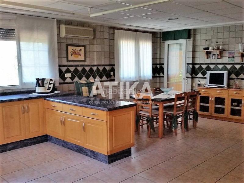 Foto 2848d649-6af3-4997-9e27-c764315c9832. Chalet con riscaldamento parcheggio piscina in Centro Ontinyent