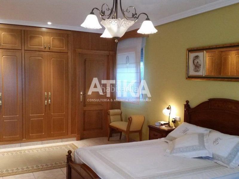 Foto b4f89190-8922-4aee-b39b-3ecc3975ee85. Chalet con riscaldamento parcheggio piscina in Centro Ontinyent