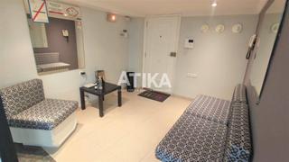Rent Office space in Sant Josep-Zona Hospital. Entresuelo en alquiler