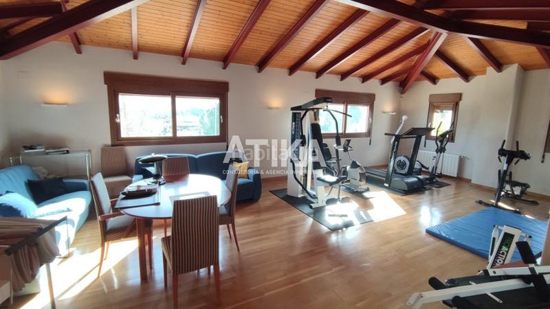 Foto 0211d637-64b2-45ee-811e-06e71712fab3. Chalet con riscaldamento piscina in Centro Ontinyent