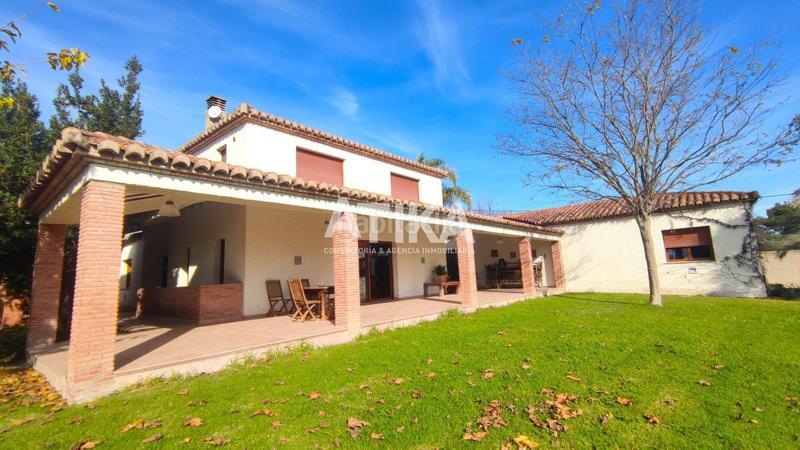 Foto 318edc68-9886-4f75-8175-cf1af120e144. Chalet con riscaldamento piscina in Centro Ontinyent