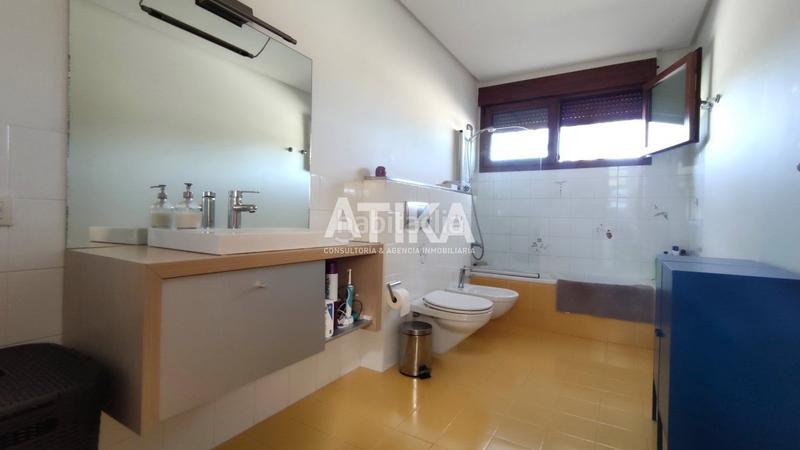 Foto 479ce6ac-0095-46fb-b57c-450c7c409860. Chalet con riscaldamento piscina in Centro Ontinyent