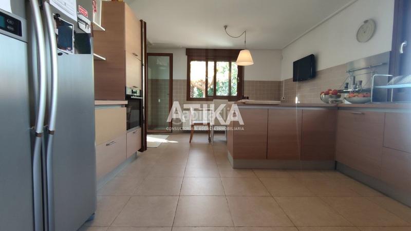 Foto 505e6ebe-4c2c-4396-a22c-7f81a99555cc. Chalet con riscaldamento piscina in Centro Ontinyent