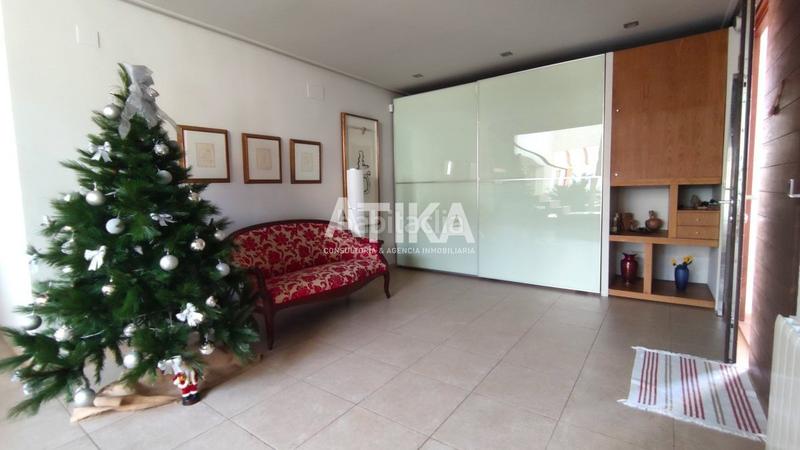 Foto bb123e50-3f59-4624-a45c-eccf446adc26. Chalet con riscaldamento piscina in Centro Ontinyent