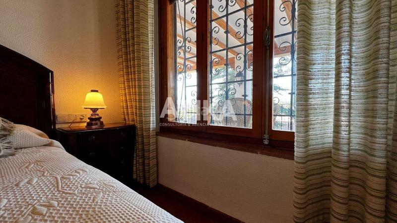 Foto 7c5ae32f-91c2-4ce4-aeac-fb30007b1ea3. Chalet con riscaldamento parcheggio piscina in Centro Ontinyent