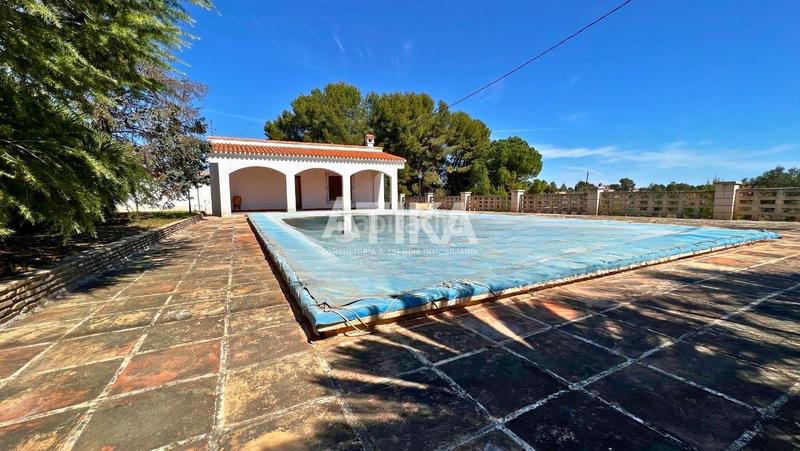 Foto deb1c5a4-d0c6-40ad-b339-ca922aa1b1d1. Chalet con riscaldamento parcheggio piscina in Centro Ontinyent