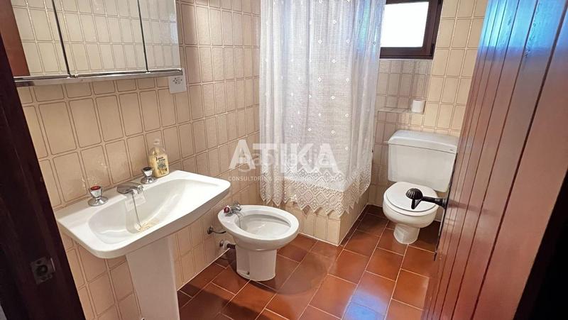 Foto dec4bc63-8593-48a0-898e-727c8e5b55b6. Chalet con riscaldamento parcheggio piscina in Centro Ontinyent