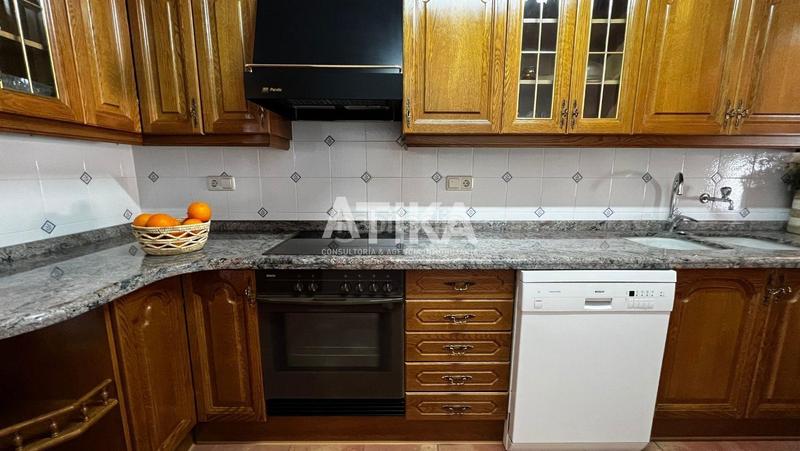 Foto e612fe1b-0098-44d5-b73d-82b574e4cda3. Chalet con riscaldamento parcheggio piscina in Centro Ontinyent