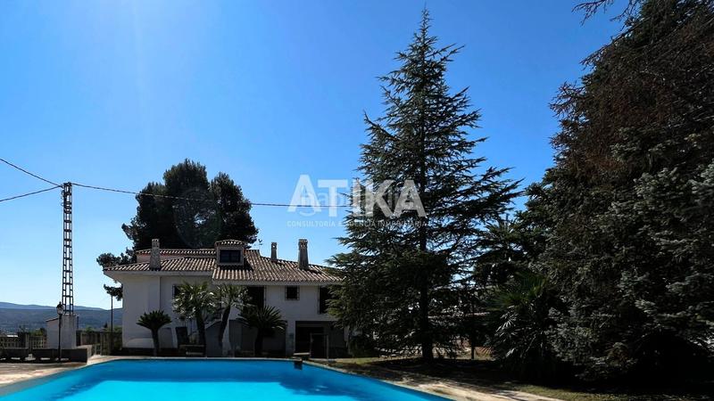 Foto ff47d107-ea74-4437-8315-93fbf604d60d. Chalet con riscaldamento parcheggio piscina in Centro Ontinyent