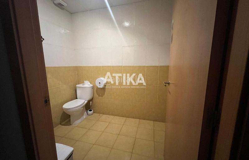 Foto 5f2f46f5-be5d-4c7c-b22a-f015d6412b1a. Alquiler local comercial , estratégicamente ubicado en zona de alt afluencia en Ontinyent