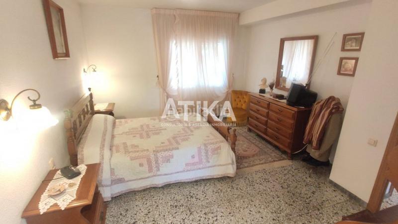 Foto 0c85a2e9-a069-4282-b0e3-7f3499eff5d5. Xalet amb calefacció aparcament piscina a Centro Ontinyent