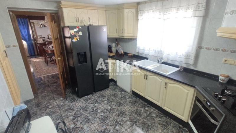 Foto 5c8b6a24-d504-438e-b592-749af6023e1d. Xalet amb calefacció aparcament piscina a Centro Ontinyent