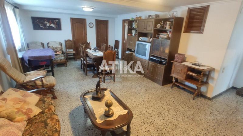 Foto 856d80c5-2171-43f4-8b0a-9f03d0a9c1e2. Xalet amb calefacció aparcament piscina a Centro Ontinyent