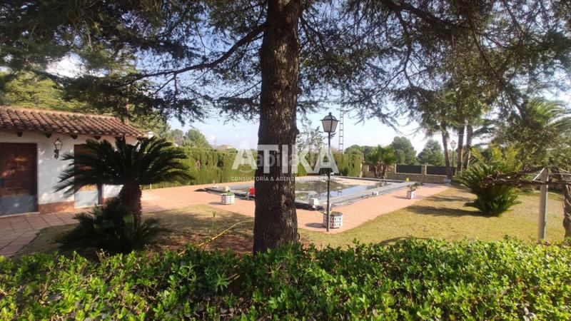 Foto b0d7a28c-3d93-4372-8ecf-ef8fe61d4b49. Xalet amb calefacció aparcament piscina a Centro Ontinyent