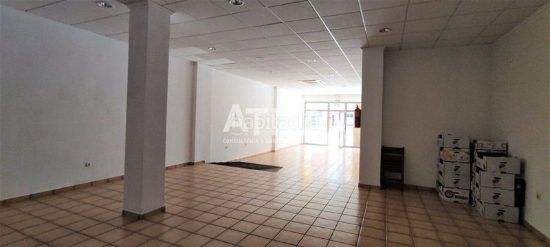 Foto f8b476fc-50c0-4b24-80be-de64ebd84449. Rent business premise in Centro Ontinyent
