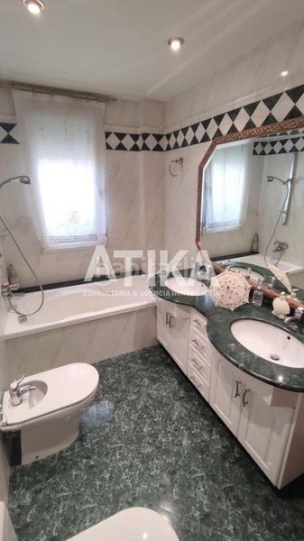 Foto ec8fdd6d-815b-45d6-919c-4cae6fe2debb. Casa adossada a Albaida