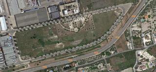 Terreny residencial a Sant Josep-Zona Hospital. Parcela industrial en venta en ontinyent