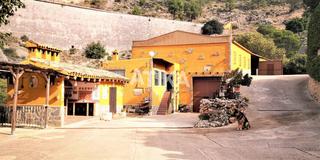 Xalet a El Pilar. Chalet en venta en ontinyent