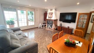 Casa adossada a El Pilar. Espectacular y singular adosado en venta