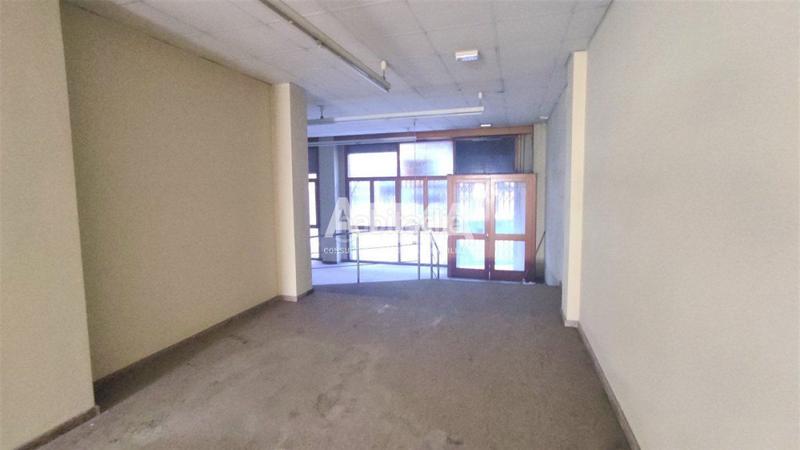 Foto 517fa89c-4f48-4dd7-ab90-f9aff4b71017. Location local commercial dans Centro Ontinyent