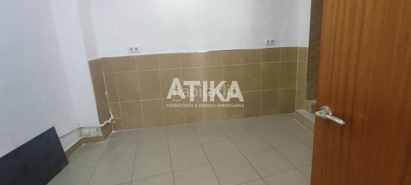 Foto bfb9d76a-a814-4eda-8d0e-cd1adc49ba94. Rent business premise in Centro Ontinyent