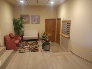 Miete Büro in Centro. Oficina con zona de recepción en común.