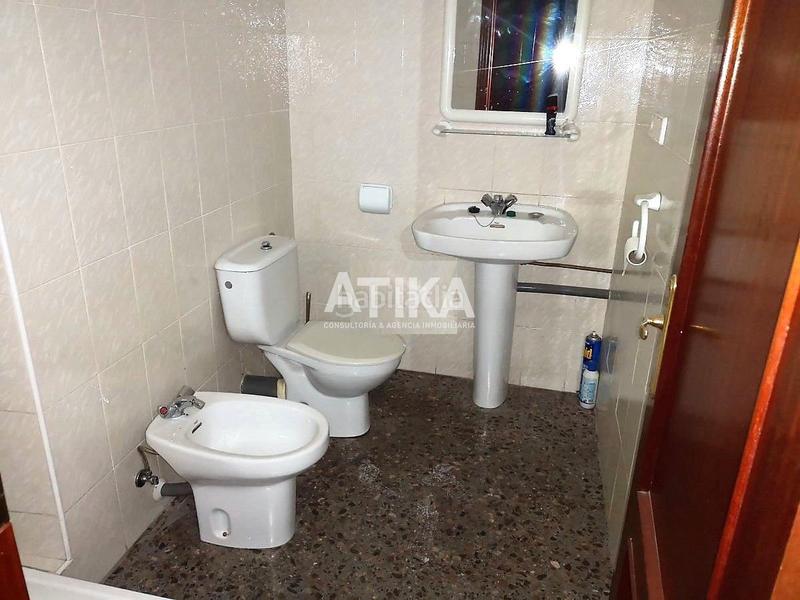 Foto b52d1185-d56d-4e6d-aeb1-3cd6d55e4519. Alquiler local comercial local alquiler muy próximo a zona de colegios en Ontinyent