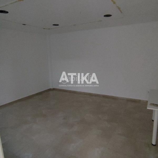 Foto fca69882-171b-433e-b6bd-c1d56fb821b0. Oficina a Centro Ontinyent