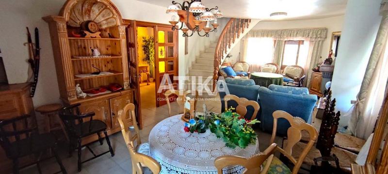 Foto 0bdaa7c4-b496-45a6-84db-6d4067010afa. Chalet fantástico chalet a la venta en Centro Ontinyent