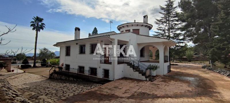 Foto 4a8fe526-84cc-452d-8a46-ff4d308ed431. Chalet fantástico chalet a la venta en Centro Ontinyent