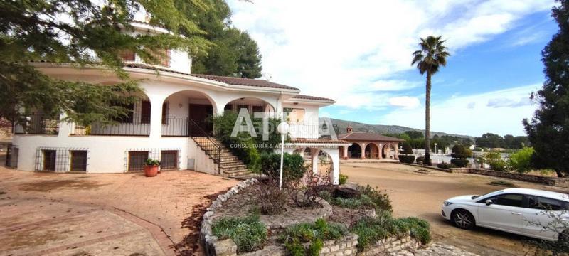 Foto 6da0c144-cf16-4bf3-9e4e-f6af9ff4a89c. Chalet fantástico chalet a la venta en Centro Ontinyent