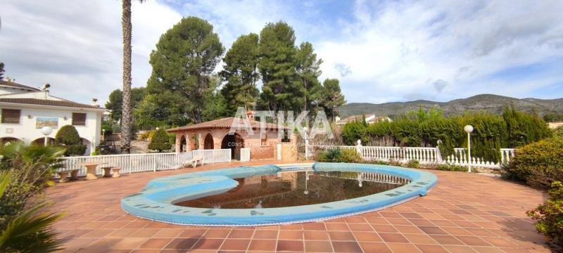 Foto 7c078dfd-02b2-4042-8ba2-a392505fa27a. Chalet fantástico chalet a la venta en Centro Ontinyent